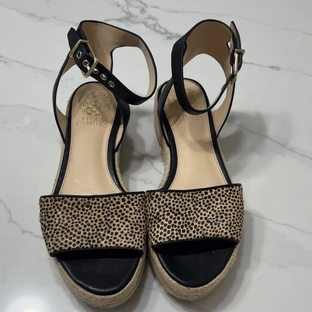 Vince Camuto Black and Tan Espadrille Sandals